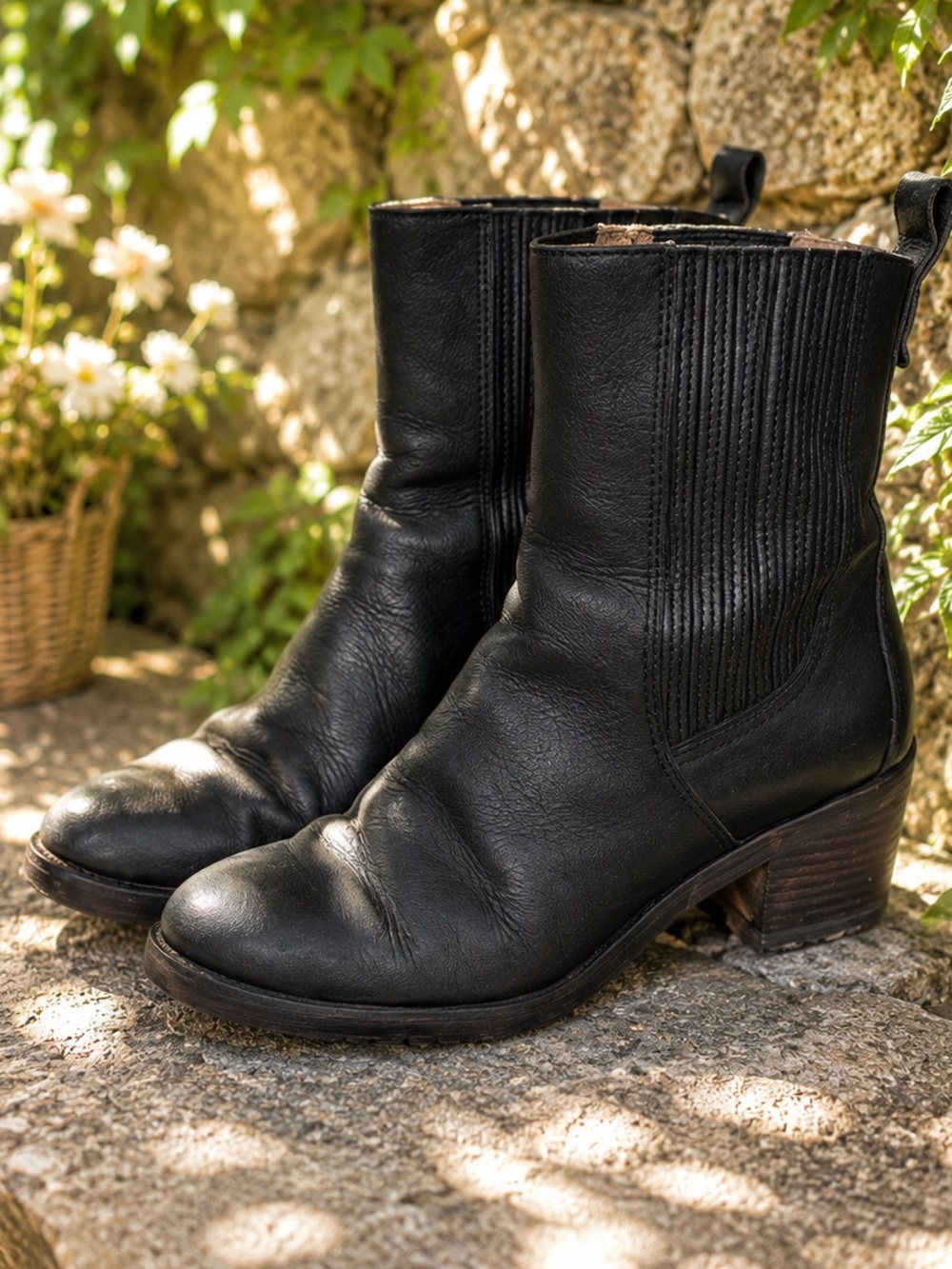 UGG Black Leather Camden Casual Block Heel Chelsea Boots, 8